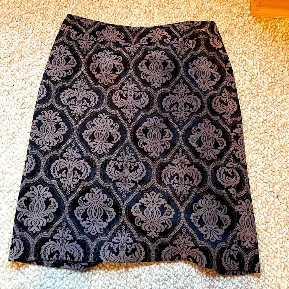 Beautiful high waist pencil skirt.